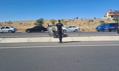 Feci kaza! Araç taklalar attı, sürücü ucuz atlattı