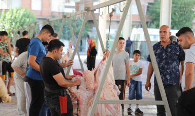 Vatandaşlar kurban kesimi için pazar yerlerini tercih etti