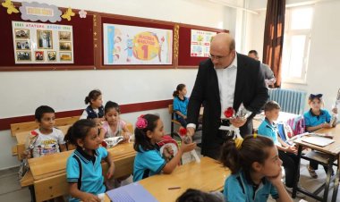 Öğrencilerden Belediye Başkanı Sarı’ya yoğun ilgi 