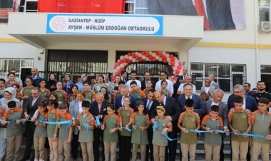 Hayırseverin yaptırdığı okul törenle açıldı