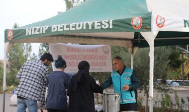 Nizip Belediyesi’nden öğrencilere çorba ikramı