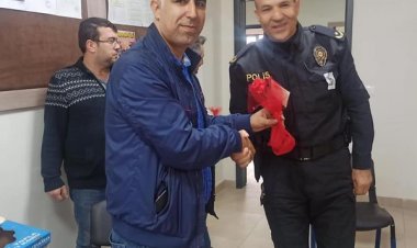 Demir, Öğretmenleri Unutmadı