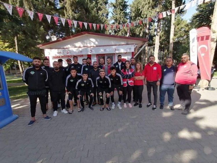 Nizip Spor'dan 'Kan ver can ver' kampanyasına destek