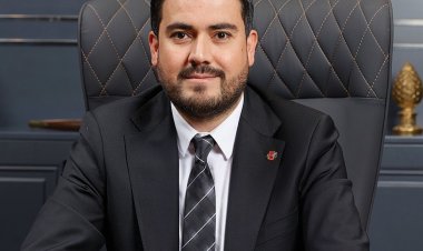 Siyaset, medya, yargı üçgeninde tezgahlanan kumpas çöktü!