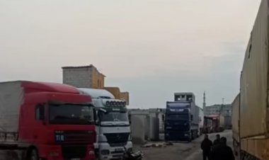 Suriye Carablus'ta TIR kuyruğu..