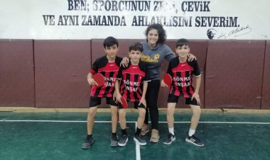 Masa Tenisi İlçe Birincisi oldular