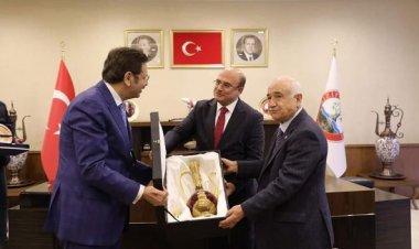 TOBB Başkanı Hisarcıklıoğlu’ndan Nizip Belediyesi’ne ziyaret