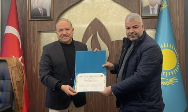 Şen diplomasını aldı