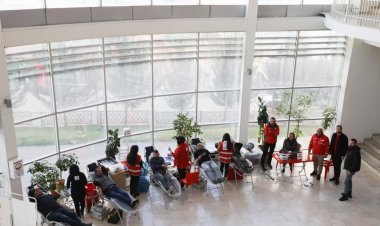 Belediye personellerinden kan bağışı kampanyasına destek