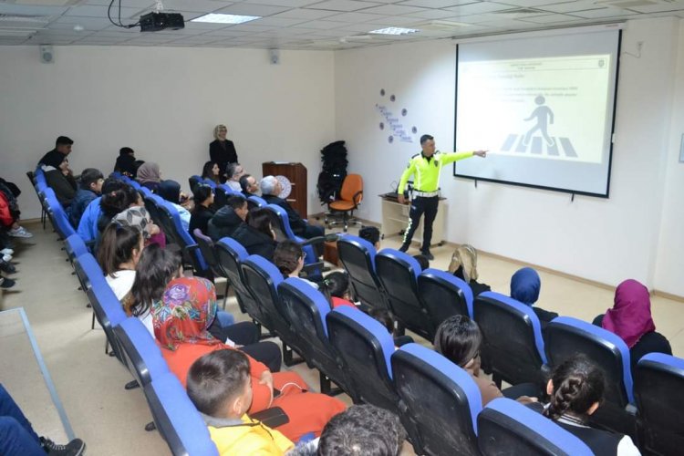 Nizip'te Trafikte Görünür Olma" eğitimi