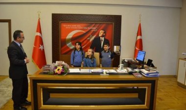 Minik yürekler makamlara oturdular