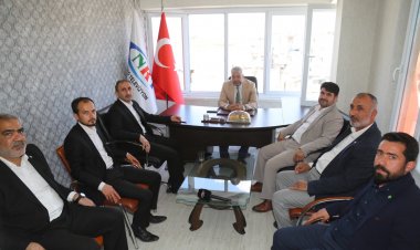 AK Parti listesinden milletvekili adayı olan HÜDA PAR'lı Şehzade Demir'den NRT'ye Ziyaret