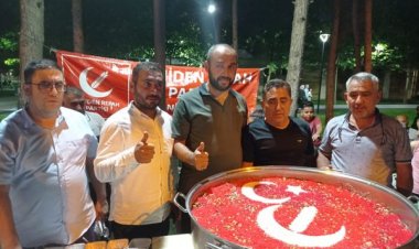 Yeniden Refah Partisi Aşure Dağıttı