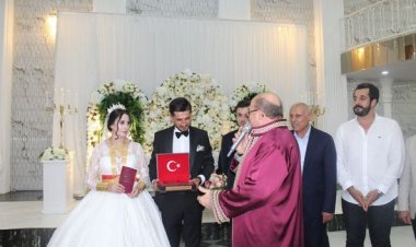 Açıkgöz ve Dedecan Ailesinin Mutlu Günü