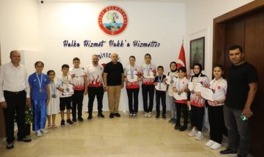 Balkan Şampiyonalarından Başkan Sarı'ya ziyaret