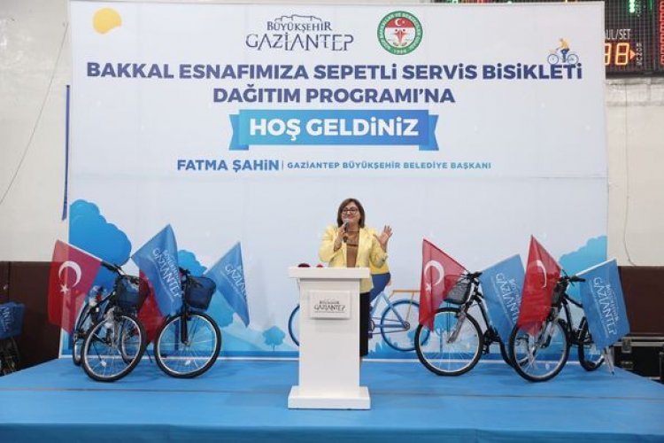 Nizip'te 300 Bakkal Esnafına Sepetli Bisiklet