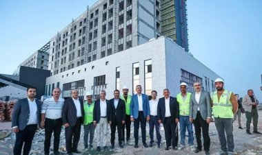 Gül ve beraberindeki heyet 400 yataklı Nizip Devlet Hastanesi binasını gezdi