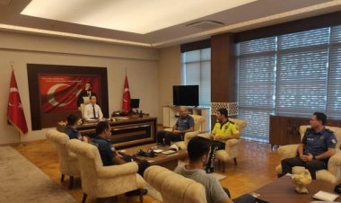 Nizip Emniyet Müdürü Fazlım Demir, İlçe Kaymakamı Osman Uğurlu’ya hayırlı olsun ziyaretinde bulundu.