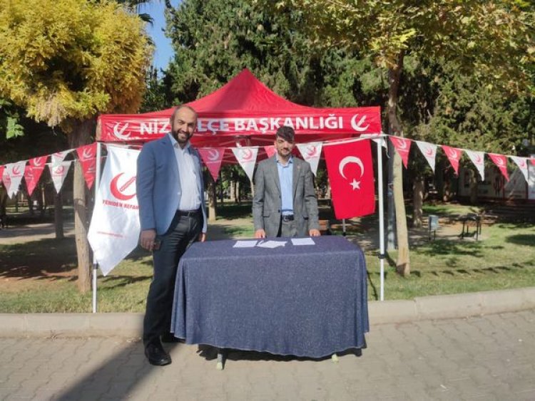 Yeniden Refah Partisi ilçe teşkilatı Nizip Hacı Okan Parkında stand açtı