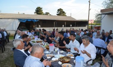 Muhtar Çiçek'ten birlik ve beraberlik yemeği