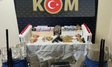 Nizip'te Kaçak Silah ve Uyuşturucu Operasyonu
