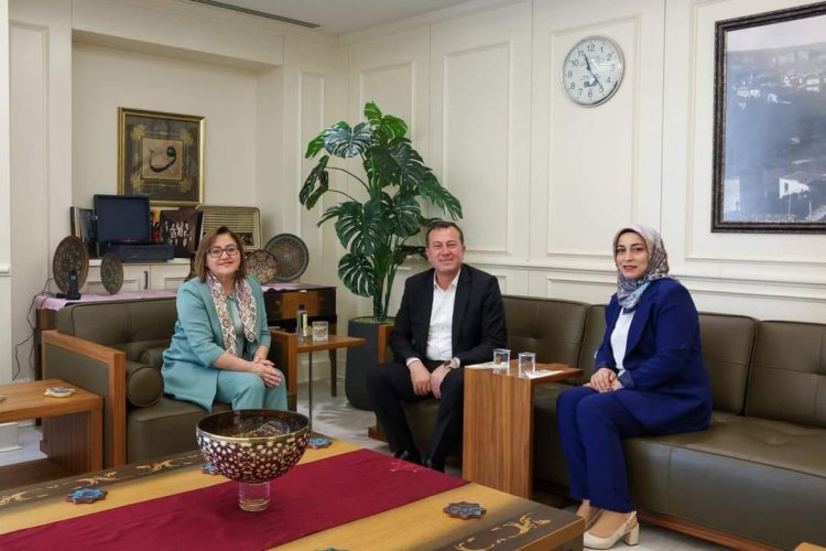 Başkan Doğan'dan Büyükşehir Belediye Başkanı Şahin'e Ziyaret Etti