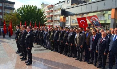 Nizip'te 10 Kasım Atatürk'ü Anma Programı Coşkuyla Gerçekleşti