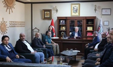 Nizip Gümrük Müdürü Bülent Bozoğlu, NTO’yu Ziyaret Etti: Ticaret İçin İşbirliği Vurgusu