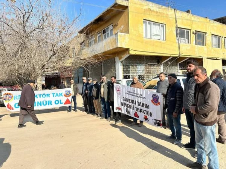 Nizip İlçe Jandarma Komutanlığı'ndan Çiftçilere Güvenli Tarım ve Güvenli Traktör Eğitimi