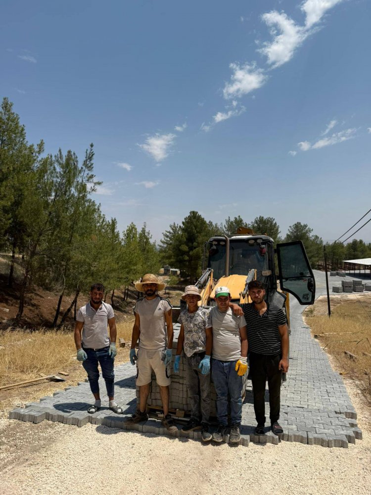 Belkıs Asri Mezarlığı'nda Çevre Düzenlemesi ve Kilit Taşı Çalışması Tamamlandı