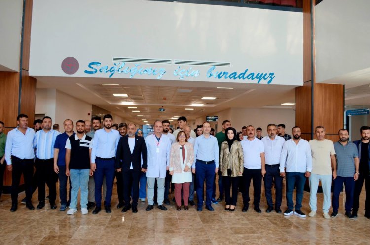 Fatma Şahin'den Nizip’e Çıkarma: Yol, Konut, Hastane ve Gençlik Merkezi Ziyareti