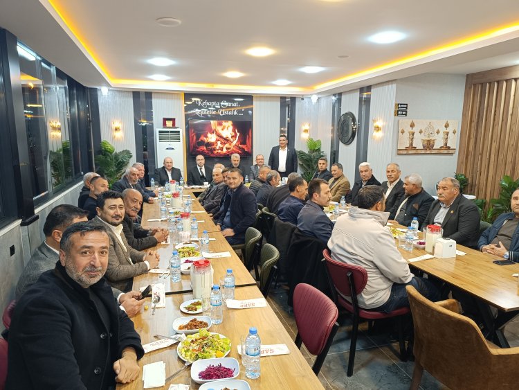 Karkamış’ta Muhtarlar ve Protokol Aynı Sofrada Buluştu