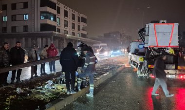 Nizip’te Feci Kaza: Otomobil Direğe Çarpıp Devrildi, 2 Yaralı