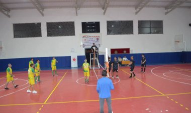 Cezaevi Personellerinin Voleybol Finalinde Dostluk Kazandı