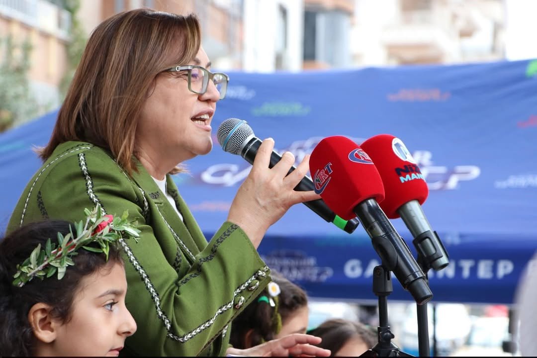 NİZİP ZEYTİN FESTİVALİ COŞKULU TÖRENLE AÇILDI: PROTOKOLDEN YOĞUN KATILIM!