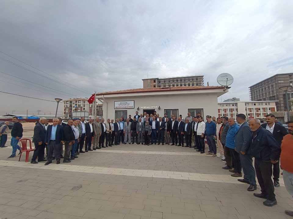 AK PARTİ GAZİANTEP MİLLETVEKİLİ İRFAN ÇELİKASLAN’DAN MUHTAR AHMET ÖZKEZ’E ZİYARET