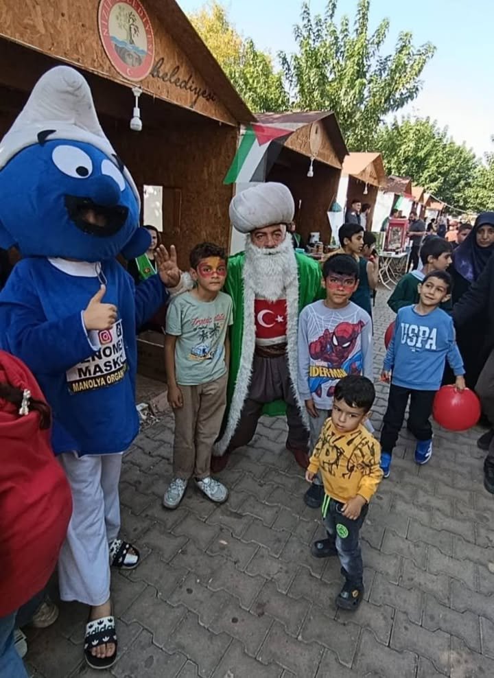 İHH KADIN KOLLARINDAN MAZLUM HALKLAR YARARINA ANLAMLI KERMES