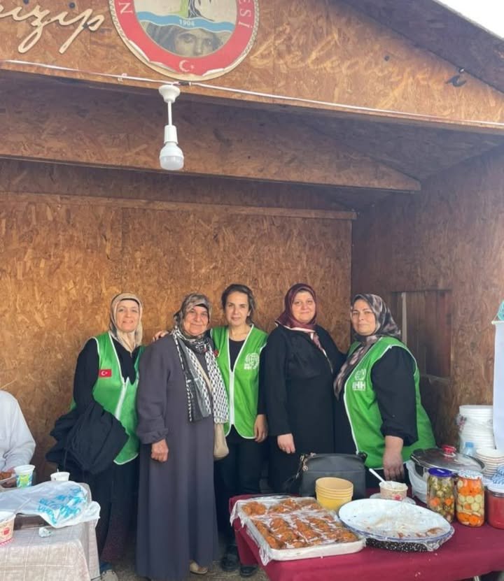 İHH KADIN KOLLARINDAN MAZLUM HALKLAR YARARINA ANLAMLI KERMES