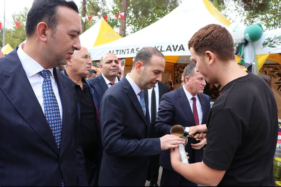 NİZİP ZEYTİN FESTİVALİ’NDE STANTLAR PROTOKOL TARAFINDAN GEZİLDİ