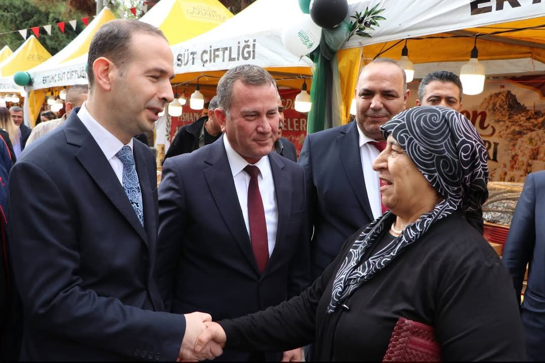 NİZİP ZEYTİN FESTİVALİ’NDE STANTLAR PROTOKOL TARAFINDAN GEZİLDİ