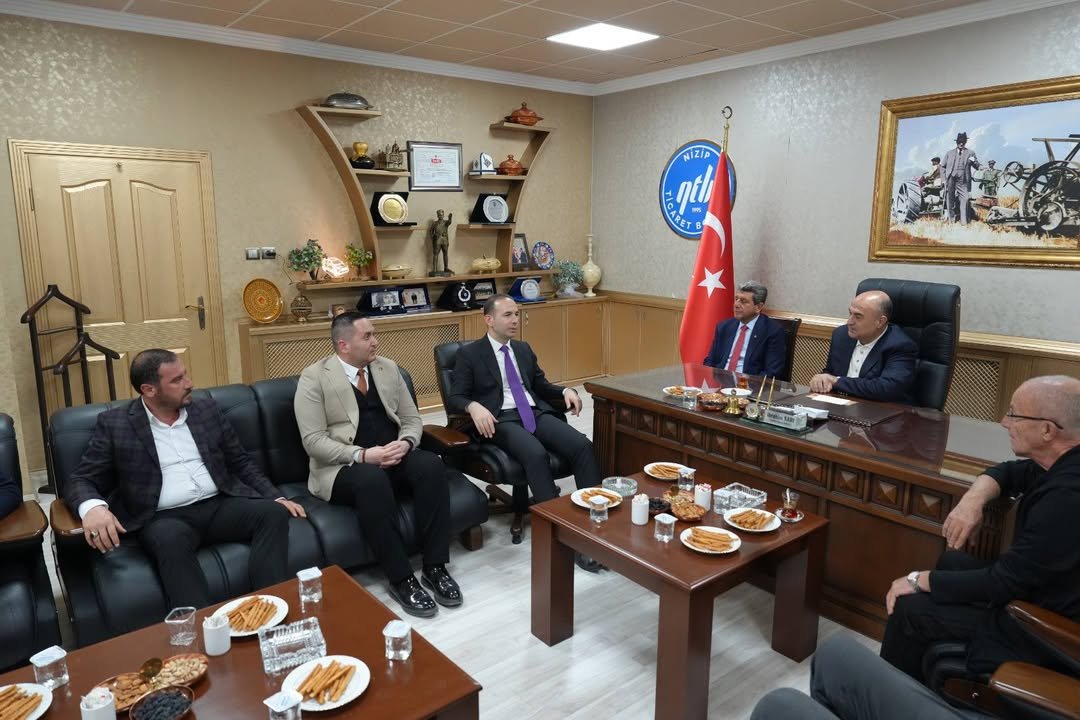 NİZİP KAYMAKAMI OSMAN UĞURLU’DAN NİZİP TİCARET BORSASI’NA ZİYARET