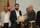 MEHMET YILDIZ’A NİZİP’İN 100. YILINDA ANLAMLI PLAKET