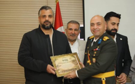 MERHUM NUH YILMAZ’A, NİZİP’İN 100. YILINA KATKILARINDAN DOLAYI TEŞEKKÜR PLAKETİ