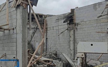 NİZİP SANAYİ SİTESİ’NDE İSKELE ÇÖKTÜ: 3 KİŞİ YARALANDI
