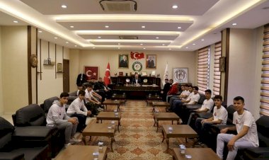 Mehmet Sarı’yı ziyaret etti.