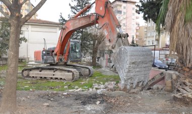 Olimpiyat Halı Saha ve Sosyal Tesis Yıkılıyor