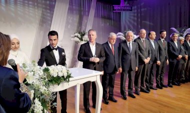 Mehmet Sarı kızını evlendirdi