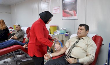 Kaymakam Şahin’den kan bağışı