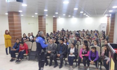 Toplum Polisi Öğrencileri Bilgilendirdi