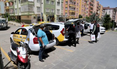 Nizip Belediyesi’nden taksicilere hijyen seti